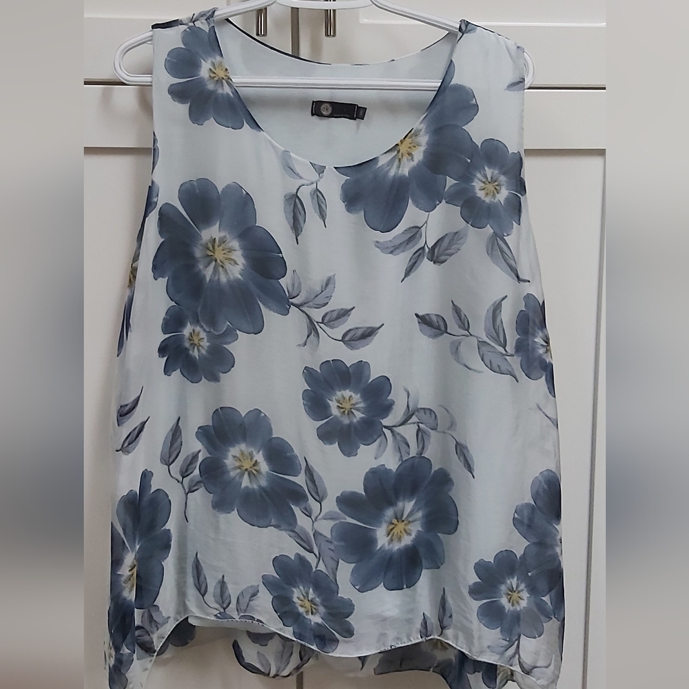 M Made In Italy Silk Sleeveless Top